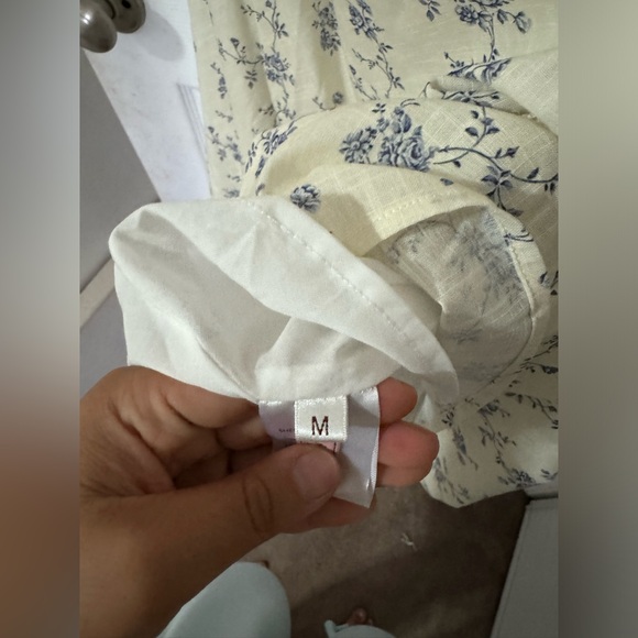 Only worn once used like new dress - Picture 2 of 4